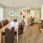 Alpendiamond Ski In & Bike Out Apartments Top 200, 400 & Penthouse 600 Apartment *