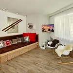 아파트 Alpendiamond In & Bike Out 200, 400 & Penthouse 600 *