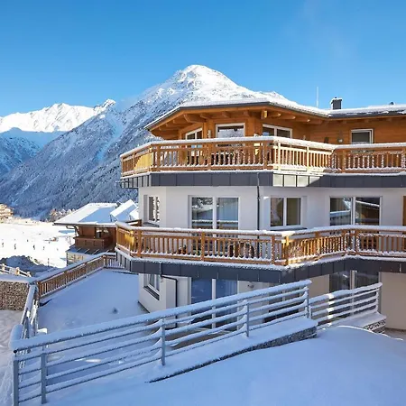 Apartment Alpendiamond Ski In & Bike Out Apartments Top 200, 400 & Penthouse 600 *