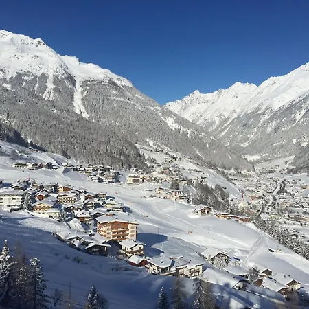 Alpendiamond Ski In & Bike Out Apartments Top 200, 400 & Penthouse 600 Apartment