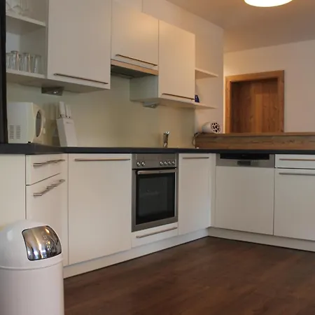 Alpendiamond Ski In & Bike Out Apartments Top 200, 400 & Penthouse 600 *