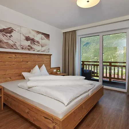 Apartment Alpendiamond Ski In & Bike Out Apartments Top 200, 400 & Penthouse 600 *