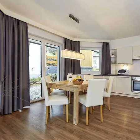 Alpendiamond In & Bike Out 200, 400 & Penthouse 600 דירה *