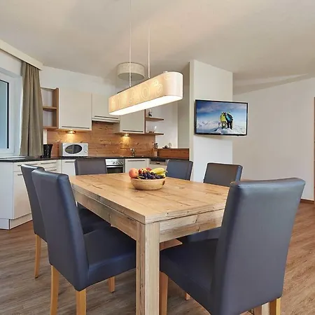 Alpendiamond Ski In & Bike Out Apartments Top 200, 400 & Penthouse 600 * Solden