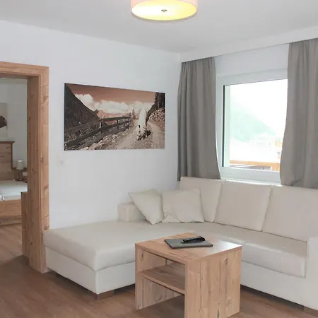 Alpendiamond Ski In & Bike Out Apartments Top 200, 400 & Penthouse 600