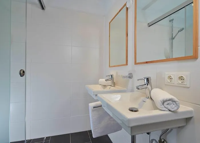 Alpendiamond In & Bike Out 200, 400 & Penthouse 600 아파트 솔덴