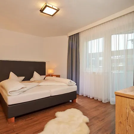 Alpendiamond In & Bike Out 200, 400 & Penthouse 600 Apartament *