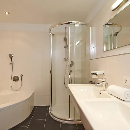 Alpendiamond In & Bike Out 200, 400 & Penthouse 600 Apartament Sölden